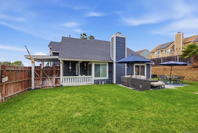 956 Mariposa Place, Escondido, CA 92026