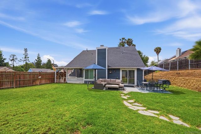 956 Mariposa Place, Escondido, CA 92026