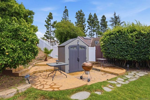 956 Mariposa Place, Escondido, CA 92026