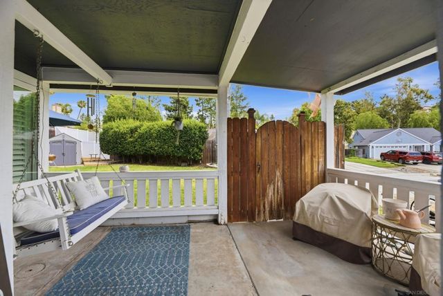 956 Mariposa Place, Escondido, CA 92026