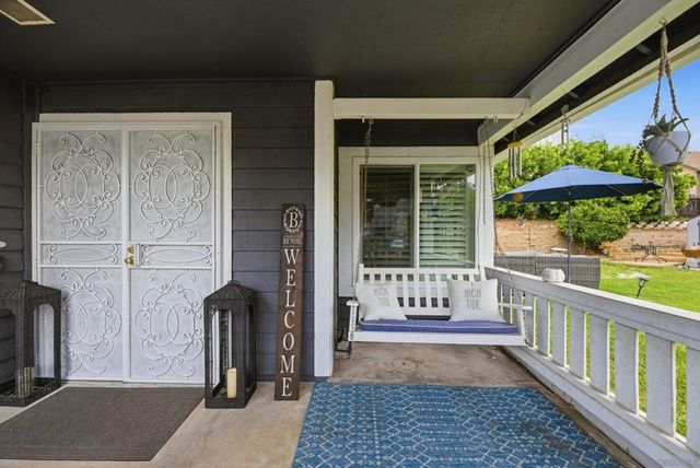 956 Mariposa Place, Escondido, CA 92026