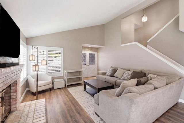 956 Mariposa Place, Escondido, CA 92026