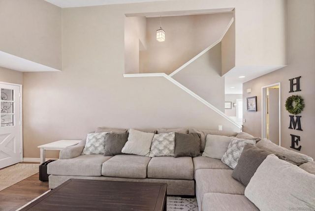 956 Mariposa Place, Escondido, CA 92026