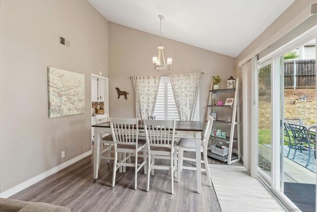 956 Mariposa Place, Escondido, CA 92026