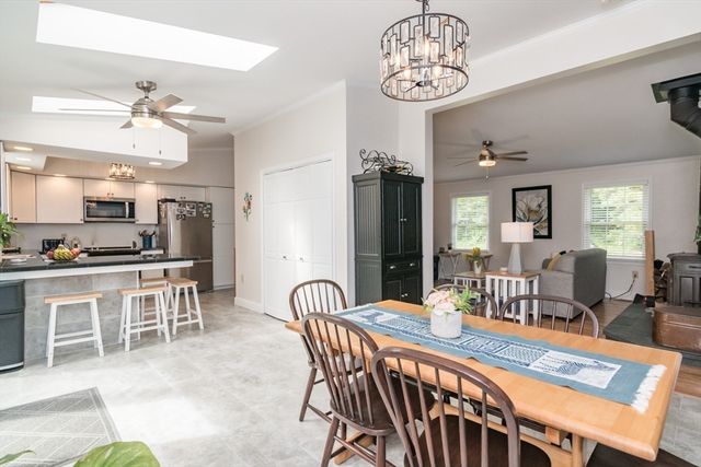 96 Straits Rd, Hatfield, MA 01038