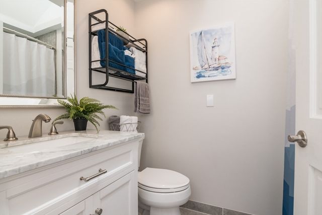 96 Straits Rd, Hatfield, MA 01038