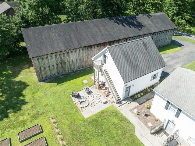 96 Straits Rd, Hatfield, MA 01038