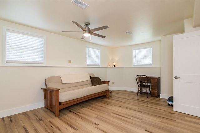 96 Straits Rd, Hatfield, MA 01038