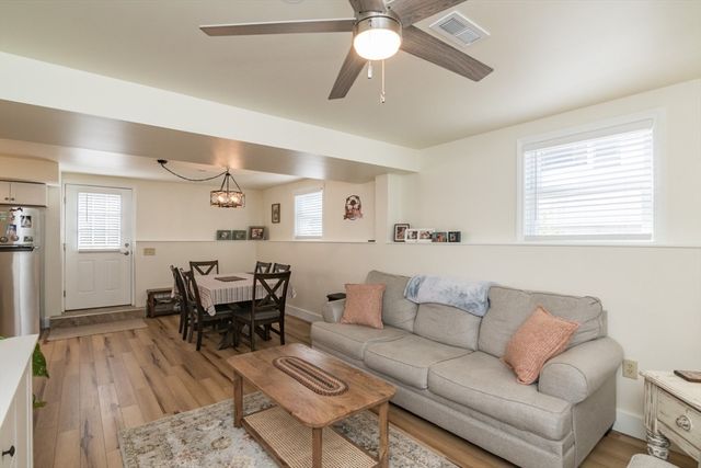 96 Straits Rd, Hatfield, MA 01038