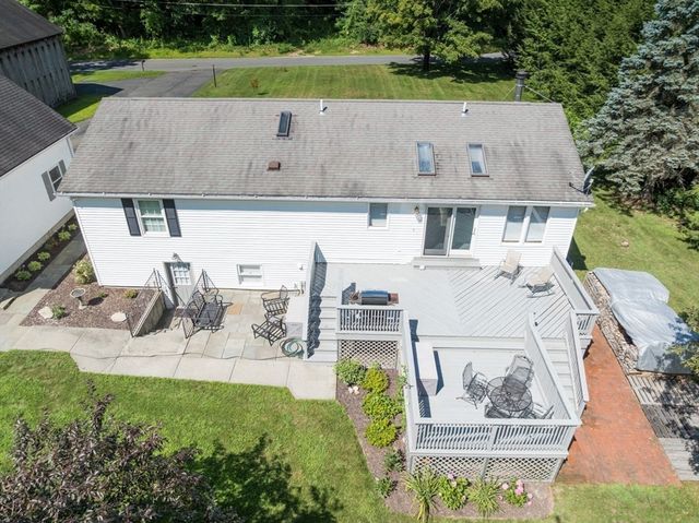 96 Straits Rd, Hatfield, MA 01038