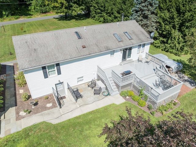 96 Straits Rd, Hatfield, MA 01038