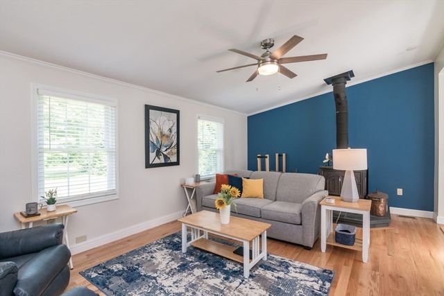 96 Straits Rd, Hatfield, MA 01038