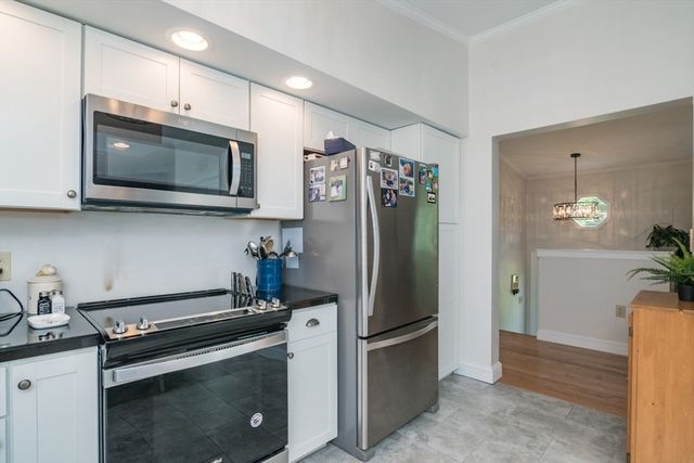 96 Straits Rd, Hatfield, MA 01038
