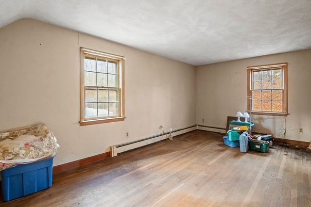 15 Crescent Rd, Woburn, MA 01801