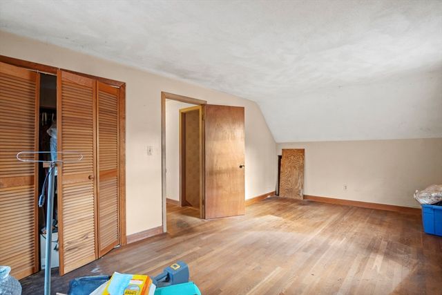 15 Crescent Rd, Woburn, MA 01801