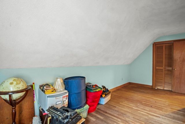 15 Crescent Rd, Woburn, MA 01801