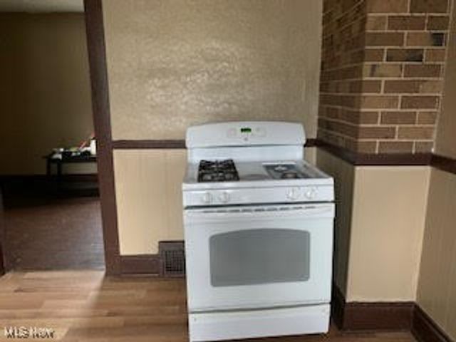 3454 E 76th Street, Cleveland, OH 44127