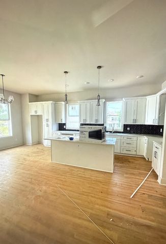 1813B Hermosa St, Nashville, TN 37208