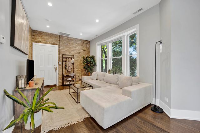 2519 W Altgeld Street 2E, Chicago, IL 60647