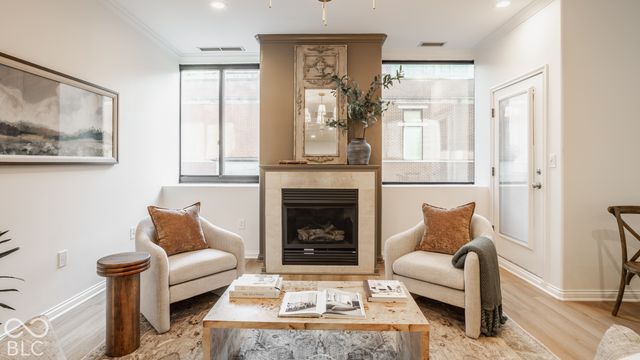 225 N New Jersey Street 27, Indianapolis, IN 46204