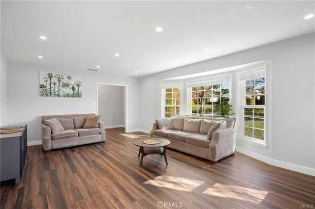 505 Cambridge Drive, Burbank, CA 91504