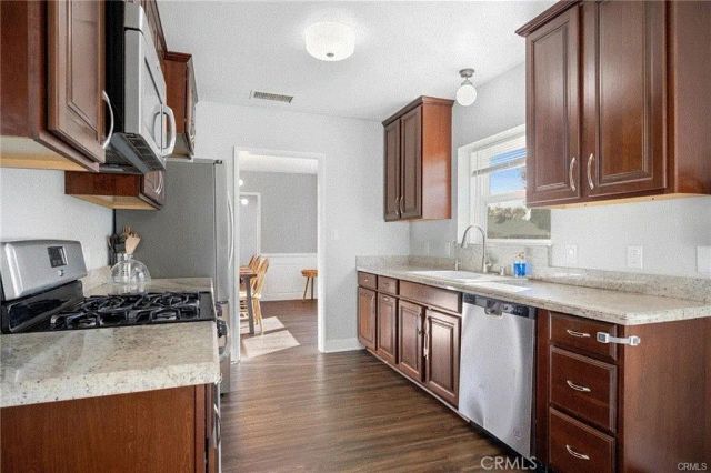 505 Cambridge Drive, Burbank, CA 91504