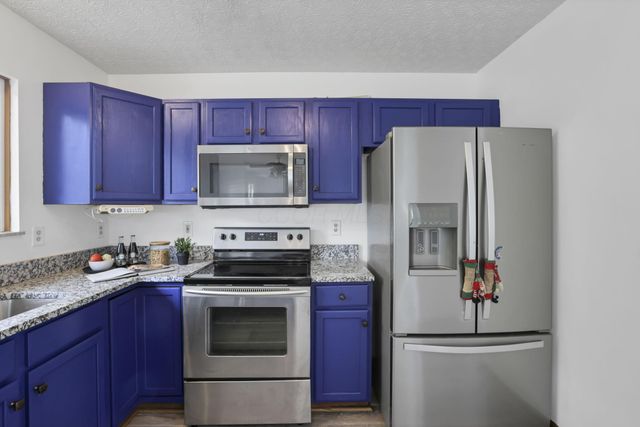 504 Bellcrest Court, Pataskala, OH 43062