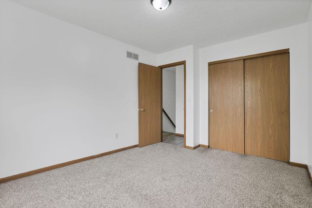 504 Bellcrest Court, Pataskala, OH 43062