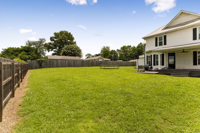 106 Lafayette Ave, Lawrenceburg, TN 38464