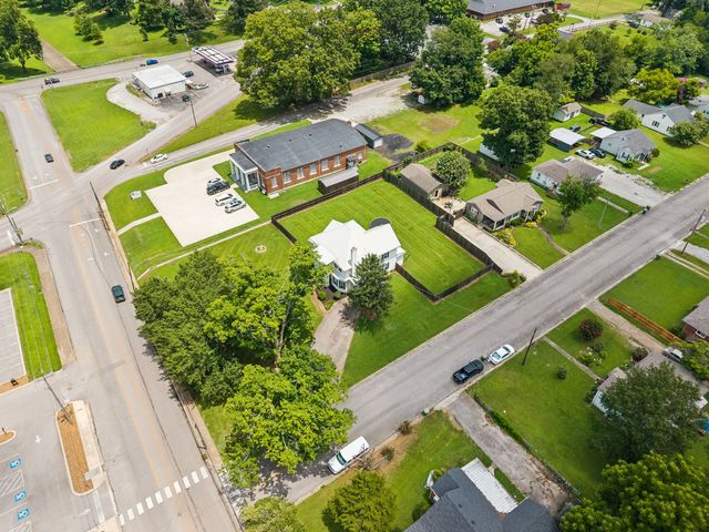 106 Lafayette Ave, Lawrenceburg, TN 38464