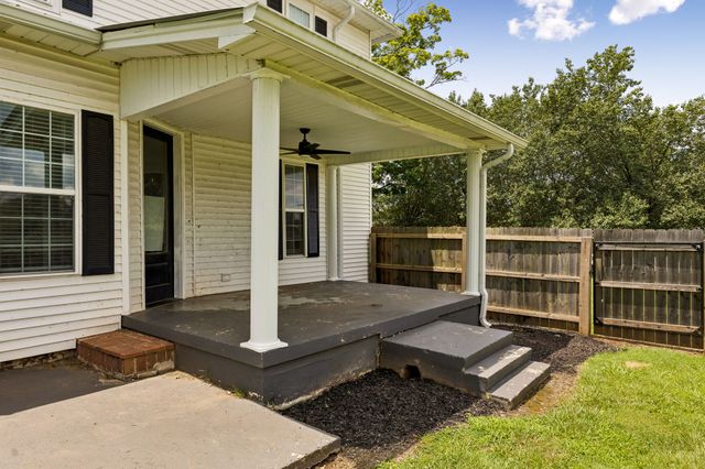106 Lafayette Ave, Lawrenceburg, TN 38464