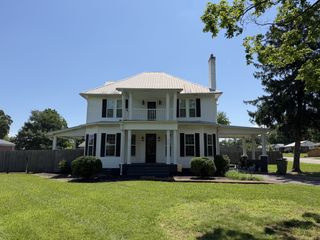 106 Lafayette Ave, Lawrenceburg, TN 38464