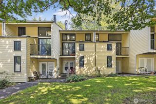 6440 139th Avenue NE #8, Redmond, WA 98052