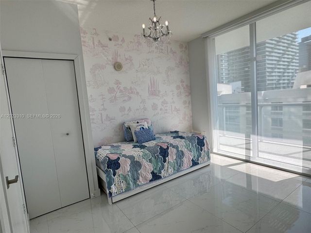 79 SW 12th St 1806, Miami, FL 33130