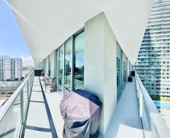 79 SW 12th St 1806, Miami, FL 33130