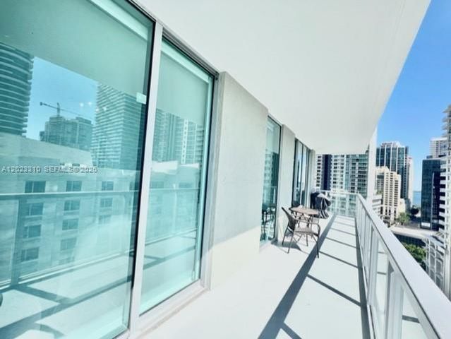 79 SW 12th St 1806, Miami, FL 33130