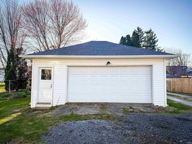 207 N Lafayette Street, North Liberty, IN 46554