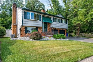 40 Winding Road, Iselin, NJ 08830