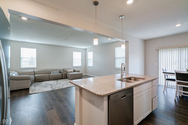 6986 Birmingham Avenue, Mccordsville, IN 46055