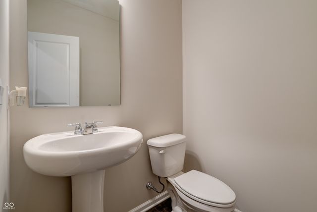 6986 Birmingham Avenue, Mccordsville, IN 46055