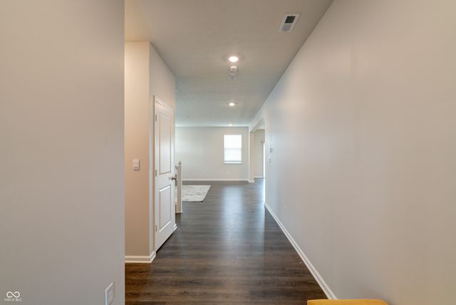 6986 Birmingham Avenue, Mccordsville, IN 46055