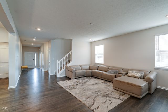 6986 Birmingham Avenue, Mccordsville, IN 46055