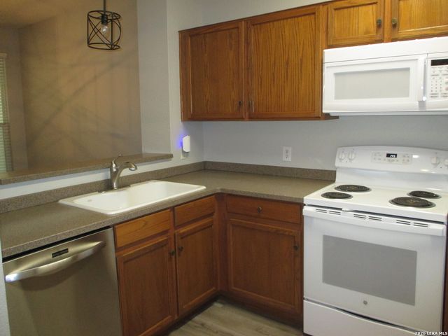 13408 Bristow Dawn, San Antonio, TX 78217