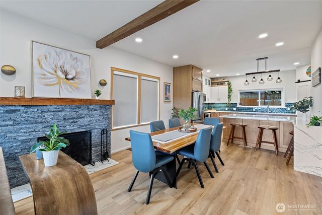 5822 E Green Lake Way N, Seattle, WA 98103