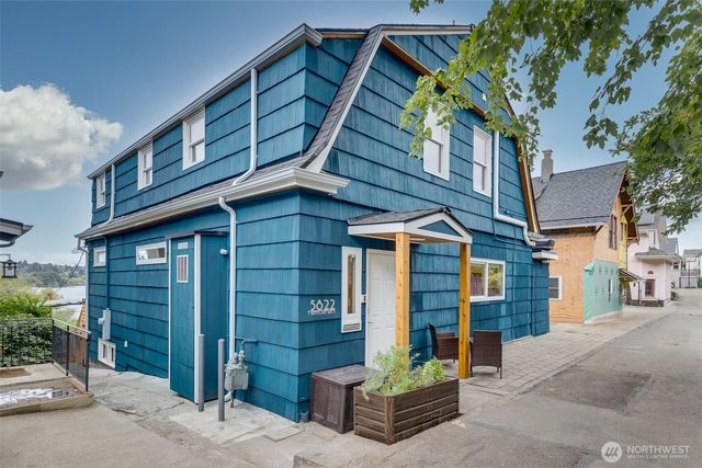 5822 E Green Lake Way N, Seattle, WA 98103