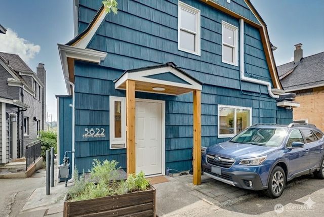 5822 E Green Lake Way N, Seattle, WA 98103