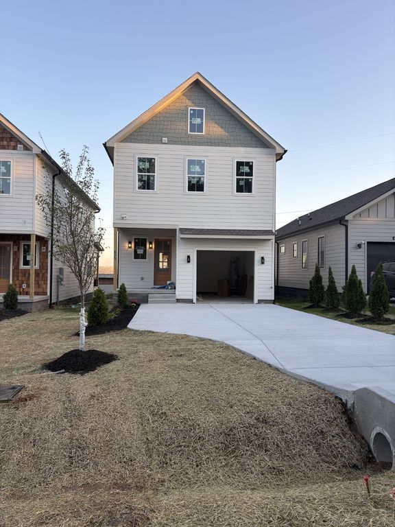 635 Clairidge Dr, Nashville, TN 37214