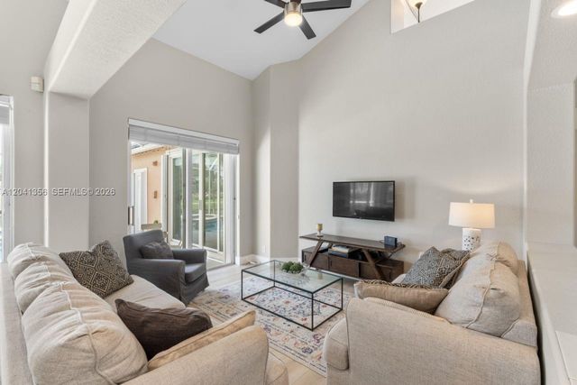 1179 Laguna Springs Dr, Weston, FL 33326