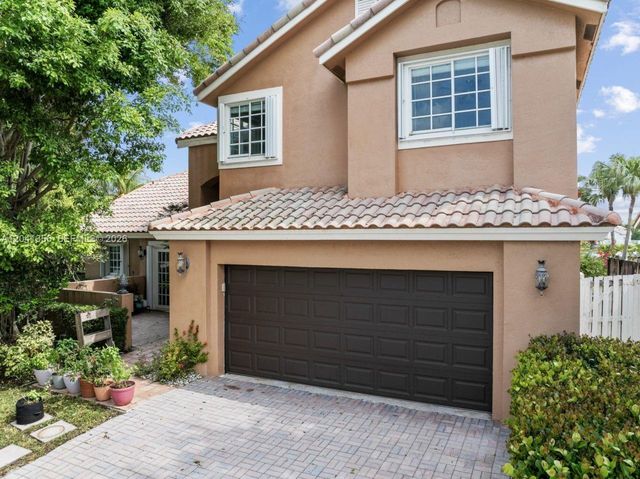 1179 Laguna Springs Dr, Weston, FL 33326