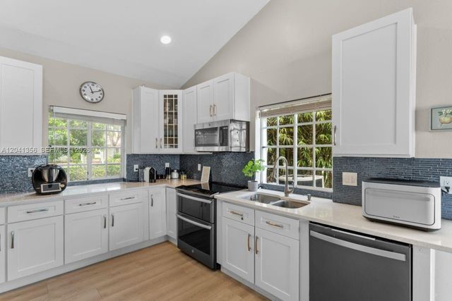 1179 Laguna Springs Dr, Weston, FL 33326